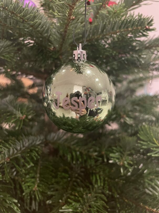 Julekugle - Lys Grøn - 6 cm.